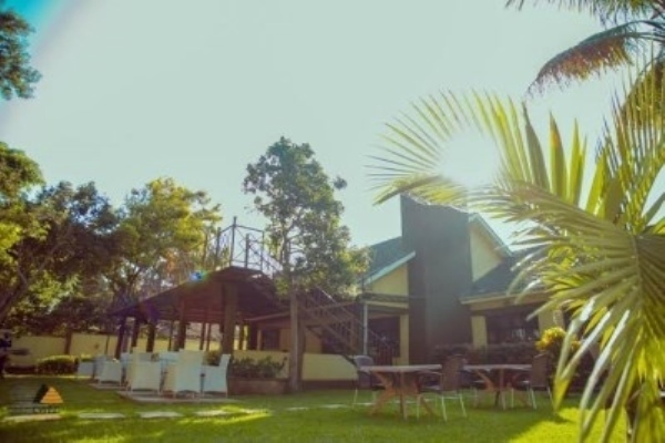 Cwezi By The Lake Entebbe.